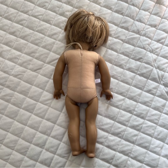 American Girl Doll Bob cut with bangs blond hair blue eyes - Picture 5 of 7